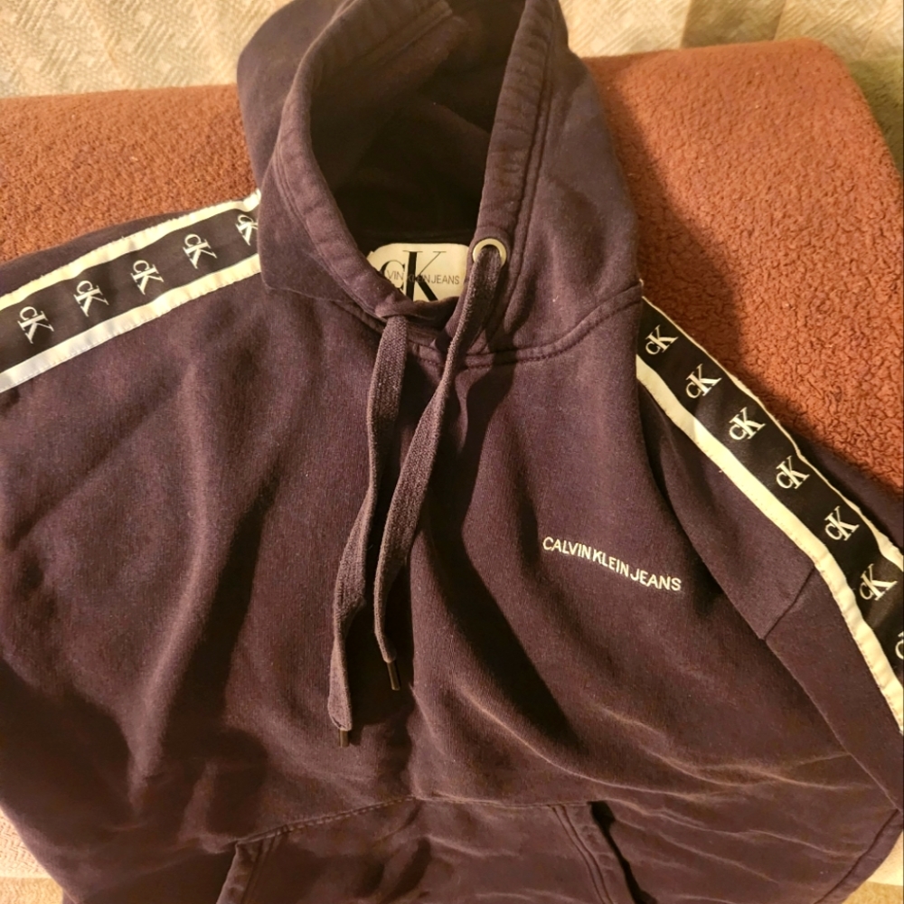 Kelvin Klein hoodie.